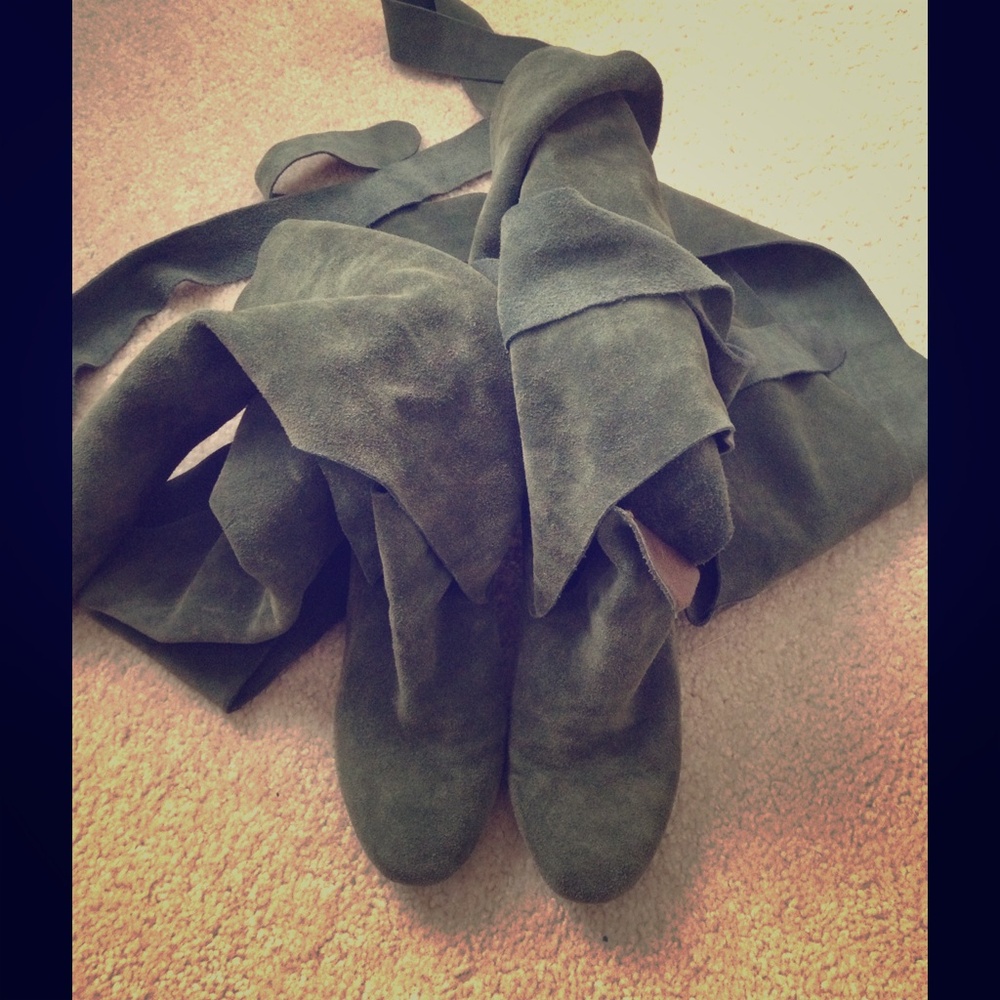 Jeffrey Campbell "Libby" Green Suede wrap around boots 8